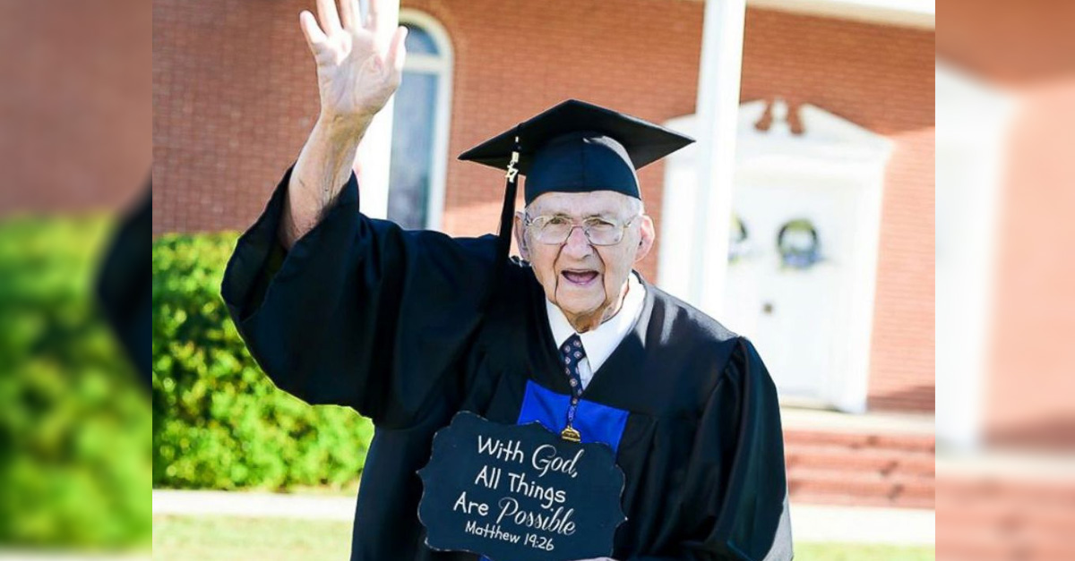 88-year-old-man-earns-first-college-degree-after-learning-senior-citizens-get-free-tuition